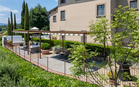 Villa Il Colto: Struik, Tuin, Schaduw, Buitenmeubels, Werf, Landscaping, Outdoor Structuur, Backyard, Buitentafel, Balkon