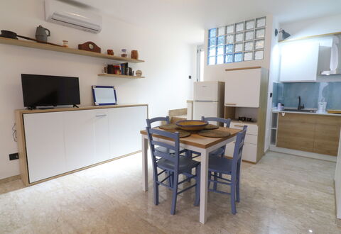 Malika: Meubilair, Flooring, Interieur Ontwerp, Hout, Verdieping, Kamer, Appartement, Cabinetry, Countertop, Keuken