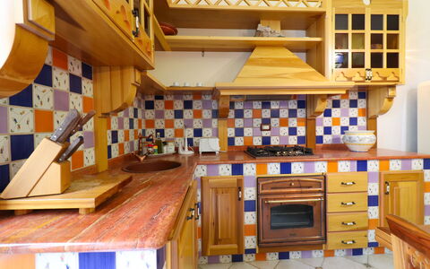 Cariddi Dimora Otranto: Keuken, Hout, Interieur Ontwerp, Flooring, Fornuis, Countertop, Verdieping, Toestel Van De Keuken, Meubilair, Cabinetry