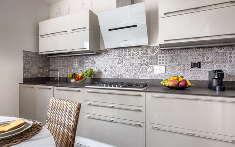 Casa Lory, Monteriggioni, Siena: Keuken, Countertop, Toestel Van De Keuken, Cabinetry, Major Appliance, Meubilair, Interieur Ontwerp, Huis, Huishoudapparatuur, Lade