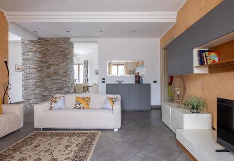 Casa Lory, Monteriggioni, Siena: Meubilair, Interieur Ontwerp, Flooring, Bankstel, Muur, Verdieping, Woonkamer, Hout, Kamer, Plafond