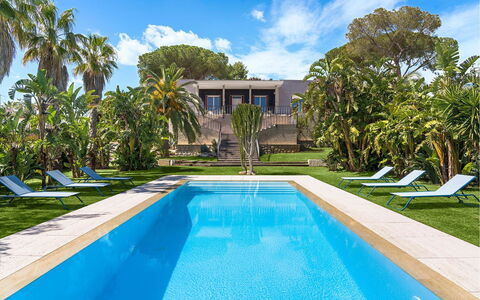 Villa Rebecca: Blauw, Zwembad, Toevlucht, Eco Hotel, Landgoed, Vrije Tijd, Villa, Landscaping, Hacienda, Ligstoel