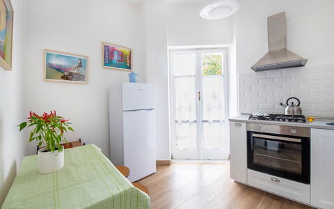 Casa Iago: Toestel Van De Keuken, Meubilair, Flooring, Major Appliance, Interieur Ontwerp, Keuken, Verdieping, Hout, Huishoudapparatuur, Kamer