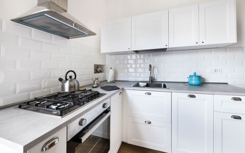Casa Iago: Keuken, Countertop, Toestel Van De Keuken, Major Appliance, Cabinetry, Fornuis, Gasfornuis, Fornuis, Huishoudapparatuur, Interieur Ontwerp