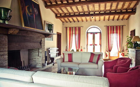 Villa Selvamica: Meubilair, Interieur Ontwerp, Flooring, Hout, Bankstel, Verdieping, Woonkamer, Kamer, Huis, Plafond