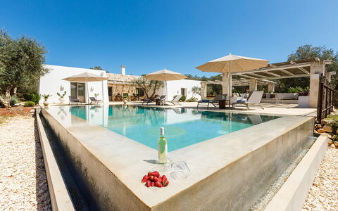 Villa Olivella: Zwembad, Toevlucht, Landgoed, Schaduw, Eco Hotel, Villa, Hacienda, Landscaping, Buitenmeubels, Ligstoel