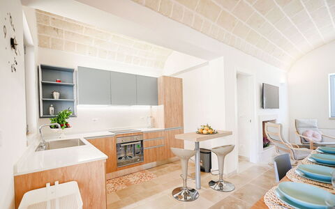 Trulli Heaven: Meubilair, Interieur Ontwerp, Flooring, Hout, Verdieping, Plafond, Countertop, Keuken, Verlichting, Cabinetry