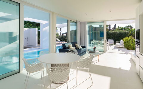 Villa Zora: Interieur Ontwerp, Meubilair, Verdieping, Flooring, Bankstel, Appartement, Plafond, Woonkamer, Stoel