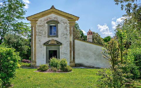 Villa Church: Gras, Struik, Architectuur, Tuin, Landscaping, Gazon, Werf, Landgoed