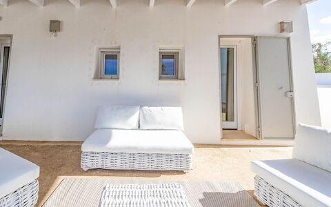 Villa Il Guaceto: Schaduw, Ontwerp, Buitenmeubels, Daylighting, Stoel, Balkon, Toevlucht, Villa, Slaapkamer, Hoofdkussen