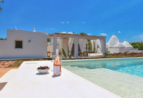 Trulli Fontana: Outdoor Structuur, Villa, Zwembad