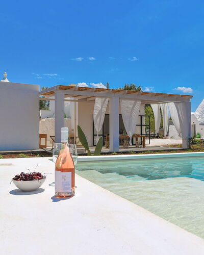 Trulli Fontana: Outdoor Structuur, Villa, Zwembad