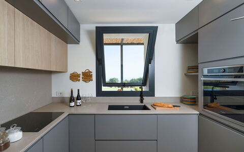 Villa Campo Verde: Keuken, Toestel Van De Keuken, Countertop, Interieur Ontwerp, Cabinetry, Major Appliance, Huishoudapparatuur, Flooring, Huis, Fornuis