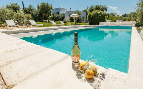 Villa Riva: Blauw, Zwembad, Tuin, Landscaping, Landgoed, Toevlucht, Schaduw, Eco Hotel, Villa, Backyard