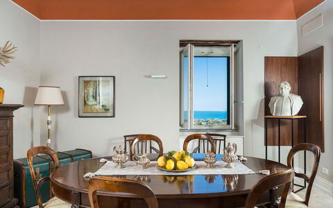 Villa Milo: Meubilair, Interieur Ontwerp, Tafel, Hout, Flooring, Verdieping, Keuken En Eettafel, Fotolijst, Verlichting, Eetkamer