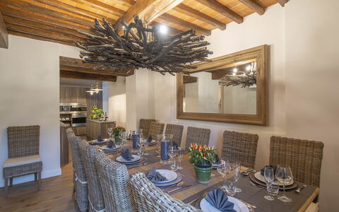 Villa Marinella: Meubilair, Interieur Ontwerp, Flooring, Hout, Stoel, Plafond, Tafel, Keuken En Eettafel, Eetkamer, Verdieping