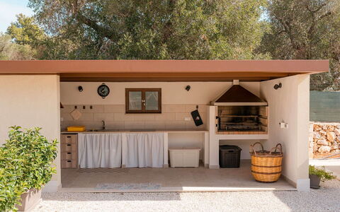 Villa Il Gelsomino: Tuin, Schaduw, Beits, Outdoor Structuur, Backyard, Keuken, Ontwerp, Bloempot, Kamerplant, Stoel