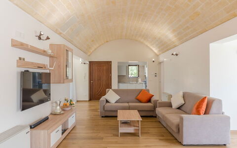 Villa Il Gelsomino: Meubilair, Interieur Ontwerp, Flooring, Hout, Bankstel, Plafond, Verdieping, Kamer, Verlichting, Woonkamer