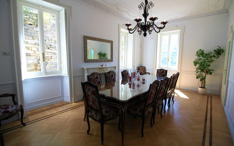 Letizia: Meubilair, Interieur Ontwerp, Flooring, Stoel, Verdieping, Tafel, Hout, Eetkamer, Plafond, Kroonluchter
