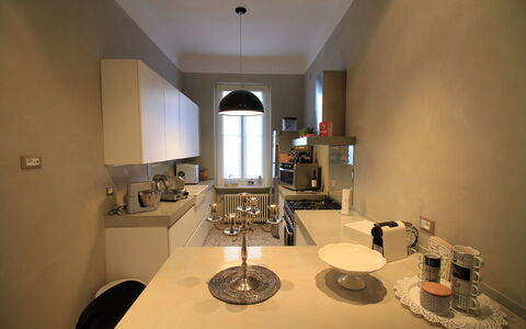 Letizia: Interieur Ontwerp, Meubilair, Plafond, Flooring, Verlichting, Lichte Inrichting, Countertop, Verdieping, Keuken, Kamer
