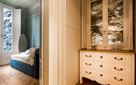 Letizia: Meubilair, Interieur Ontwerp, Slaapkamer, Muur, Bed, Flooring, Verdieping, Hout, Kamer, Laken