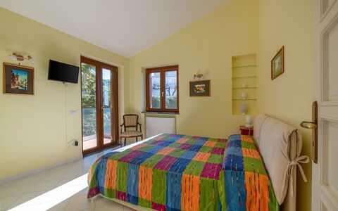 Villa Ava: Meubilair, Interieur Ontwerp, Bed, Verdieping, Slaapkamer, Flooring, Hout, Kamer, Plafond, Laken