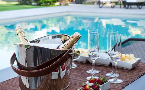 Villa Monte Serra: Fles, Tableware, Drinkware, Wijnfles, Glazen Fles, Wijn, Glas, Barware