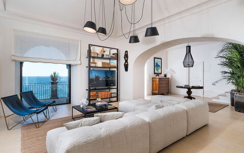 Villa Pozzillo: Meubilair, Interieur Ontwerp, Flooring, Verdieping, Bankstel, Tafel, Woonkamer, Appartement, Kamer, Huis