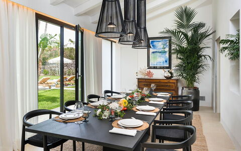 Villa Pozzillo: Meubilair, Interieur Ontwerp, Tafel, Eetkamer, Keuken En Eettafel, Stoel, Tableware, Verlichting, Restaurant, Lichte Inrichting