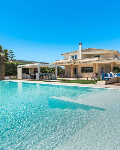 Villa Agorà: Zwembad, Blauw, Toevlucht, Vrije Tijd, Eco Hotel, Samengesteld Materiaal, Landgoed, Villa, Hotel, Herenhuis