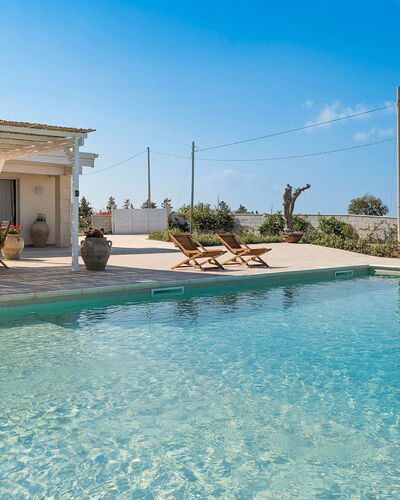 Villa Camporeale: Zwembad, Toevlucht, Landgoed, Schaduw, Villa, Eco Hotel, Hacienda, Hotel, Buitenmeubels