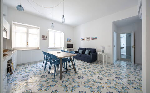 Maison Maiori: Flooring, Verdieping, Interieur Ontwerp, Plafond, Tegel, Ontwerp, Stoel, Behang, Houten Vloer