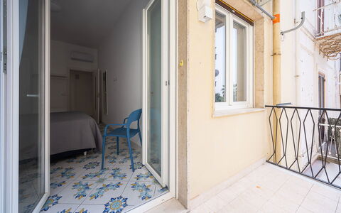 Maison Maiori: Flooring, Verdieping, Deur, Appartement, Home Deur, Balkon, Beits