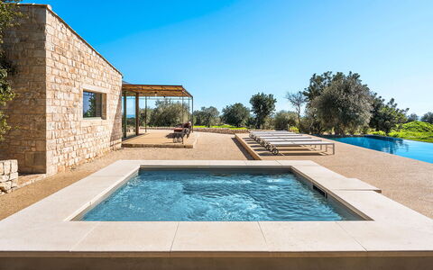 Villa del Sole: Blauw, Zwembad, Samengesteld Materiaal, Landgoed, Schaduw, Toevlucht, Ontwerp, Landscaping, Villa, Eco Hotel