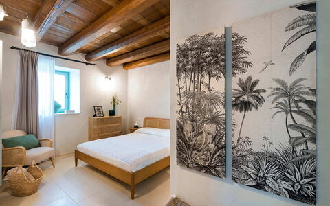 Villa del Sole: Meubilair, Interieur Ontwerp, Bed, Flooring, Muur, Slaapkamer, Verdieping, Hout, Kamer, Huis