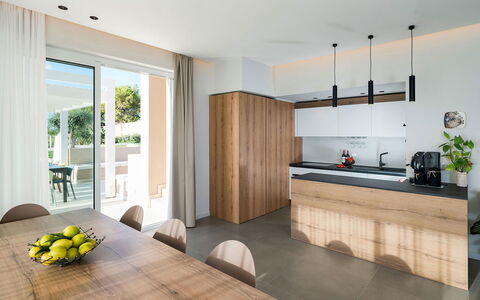 Villa Cornino: Meubilair, Keuken, Interieur Ontwerp, Countertop, Flooring, Cabinetry, Verdieping, Hout, Plafond, Huis