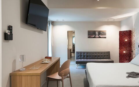 Villa Cornino: Muur, Interieur Ontwerp, Slaapkamer, Bed, Flooring, Verdieping, Meubilair, Laken, Kamer, Plafond