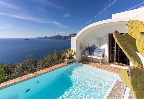 Villa Madonna di Costantinopoli: Blauw, Water, Zwemwater, Kust, Kust En Oceanic Landvormen, Zee, Toevlucht, Zwembad, Oceaan