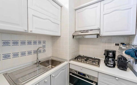 Casa Oscar: Keuken, Toestel Van De Keuken, Major Appliance, Countertop, Fornuis, Cabinetry, Flooring, Huishoudapparatuur, Fornuis, Interieur Ontwerp