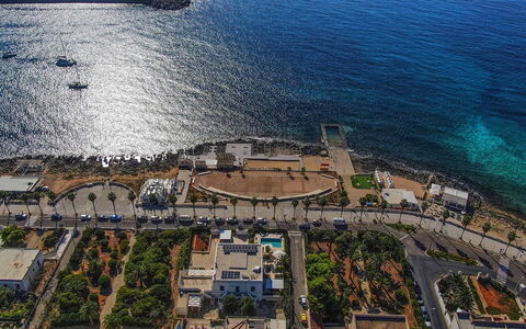 Casa Leuca: Water, Zwemwater, Kust, Vogelperspectief, Kust En Oceanic Landvormen, Luchtfotografie, Zee, Waterweg, Stad, Landschap