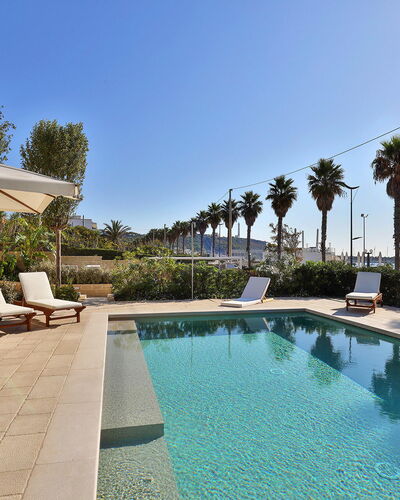Casa Leuca: Blauw, Zwembad, Toevlucht, Ligstoel, Buitenmeubels, Eco Hotel, Schaduw, Paraplu, Hotel, Villa