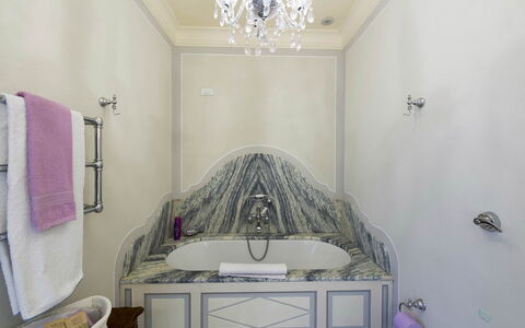 Villa Silva: Interieur Ontwerp, Loodgieterswerkinrichting, Bad, Kraan, Loodgieter, Badkamer, Huis, Plafond, Gieten, Tegel