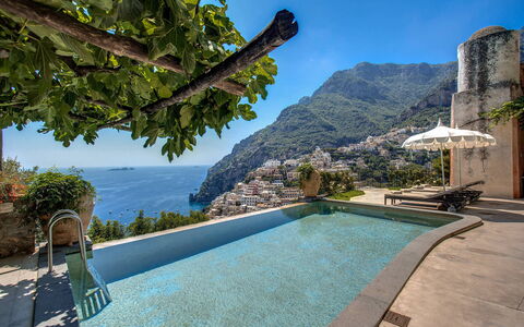 Villa San Giacomo: Berg, Blauw, Bergachtig Landvormen, Water, Zwemwater, Heuvel, Kust, Kust En Oceanic Landvormen, Natuurlijk Landschap, Bergketen