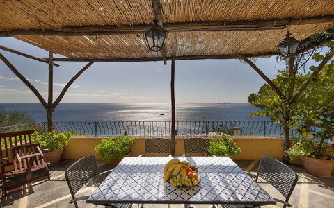 Little Mansour: Meubilair, Buitenmeubels, Stoel, Zee, Tafel, Kust En Oceanic Landvormen, Kust, Buitentafel, Balkon, Bloempot