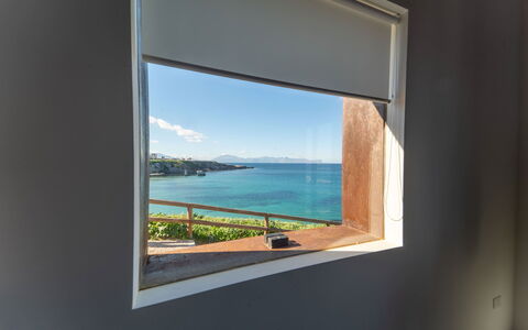 Iris House: Zee, Oceaan, Kust, Schaduw, Baai, Tropen, Geluid, Venster Behandeling, Strand