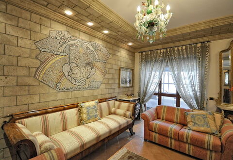 Apartment Bright: Meubilair, Interieur Ontwerp, Flooring, Muur, Verdieping, Hout, Plafond, Bankstel, Verlichting, Woonkamer