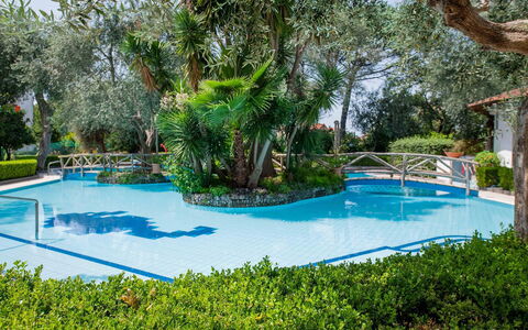 Apartment Snicher: Zwembad, Toevlucht, Tuin, Eco Hotel, Hacienda, Schaduw, Landscaping, Hotel, Buitenmeubels, Reflecting Pool