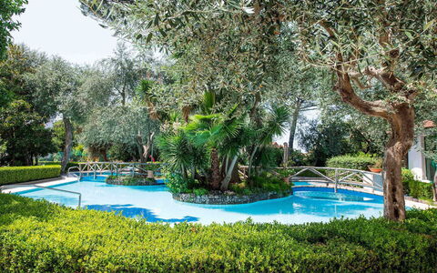 Apartment Snicher: Zwembad, Toevlucht, Tuin, Landscaping, Schaduw, Botanische Tuin, Eco Hotel, Hacienda, Hotel