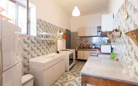 Casa Annalu: Flooring, Verdieping, Interieur Ontwerp, Major Appliance, Keuken, Tegel, Kamer, Countertop, Toestel Van De Keuken, Plafond