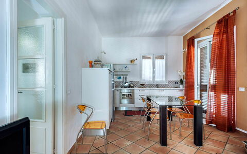 Casa Kita: Meubilair, Flooring, Interieur Ontwerp, Verdieping, Plafond, Keuken, Stoel, Kamer, Huis, Verlichting